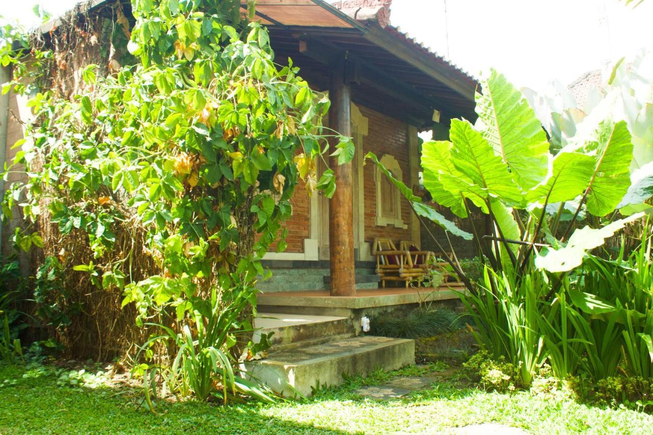 Kishi-Kishi Hotel Ubud  Exterior photo