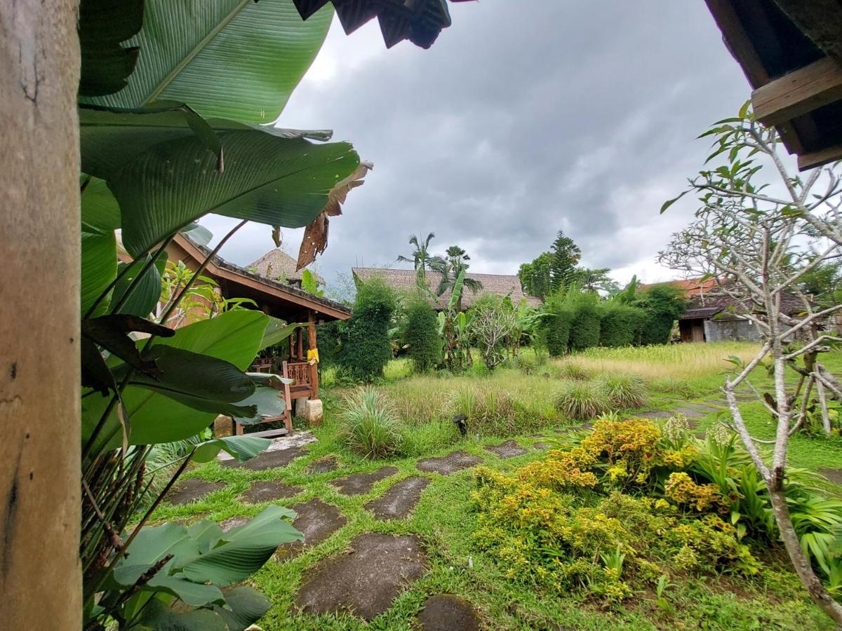 Kishi-Kishi Hotel Ubud  Exterior photo